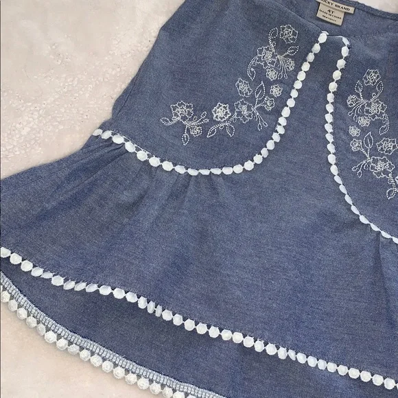 Lucky Brand Chambray Swing Top 4T Ruffle Straps EUC Embroidered Floral Design - Picture 6 of 10